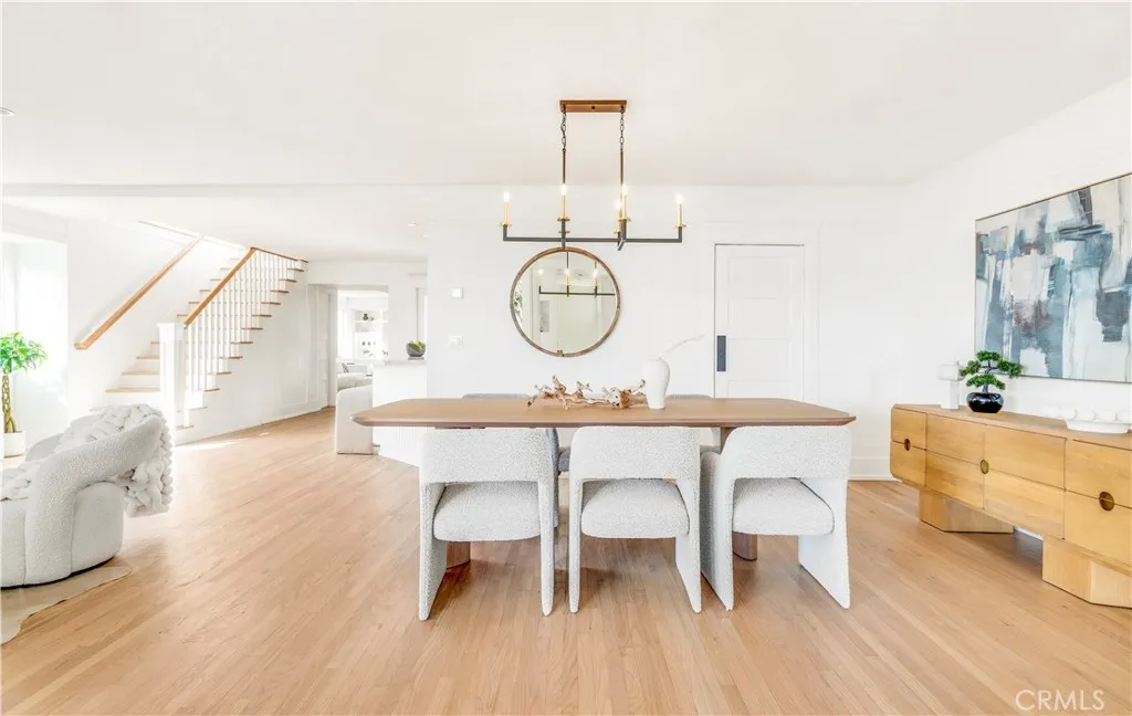 Laguna Beach, California 92651, United States, 4 Bedrooms Bedrooms, ,5 BathroomsBathrooms,Residential,Active,200235