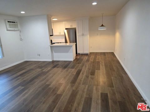 Photo of 1833 N Edgemont Street #1, Los Angeles, CA 90027 (MLS # 24457605)
