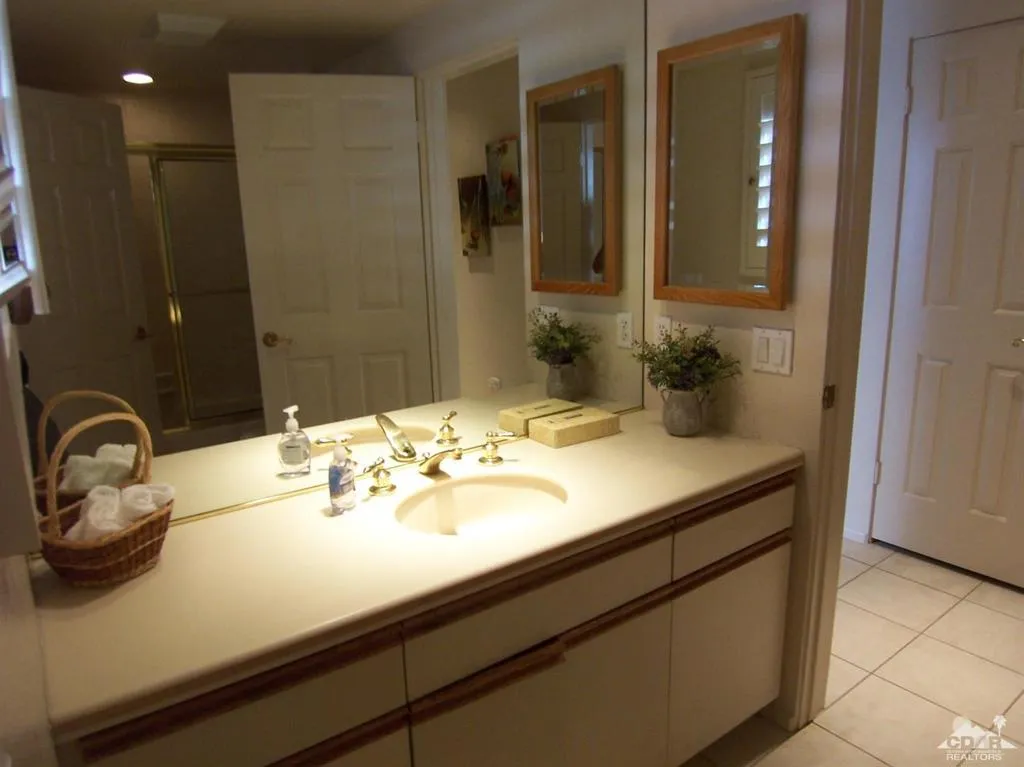 Rancho Mirage, California 92270, United States, 2 Bedrooms Bedrooms, ,3 BathroomsBathrooms,Residential,Active,74587