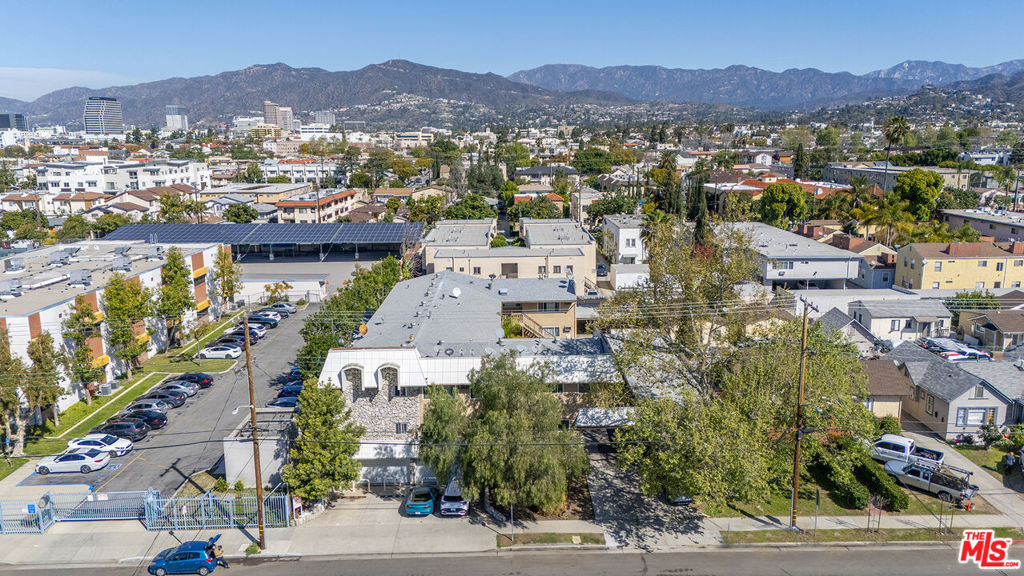 601 E Acacia Avenue