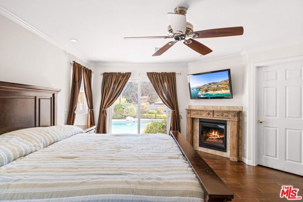 11144 Viking Avenue