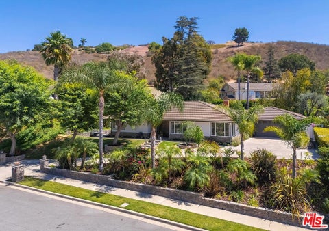 Photo of 1592 Wilder Street, Thousand Oaks, CA 91362 (MLS # 26987735)