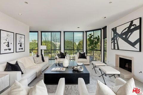 Photo of 300 N Swall Drive #307, Beverly Hills, CA 90211 (MLS # 25619013)