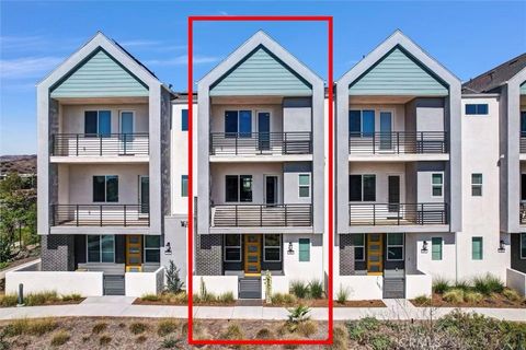 Photo of 275 Sash, Irvine, CA 92618 (MLS # OC25199790) Photo of 275 Sash, Irvine, CA 92618 (MLS # OC25199790)