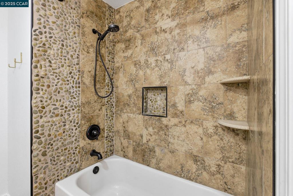 CAMINO VERDE - Residential