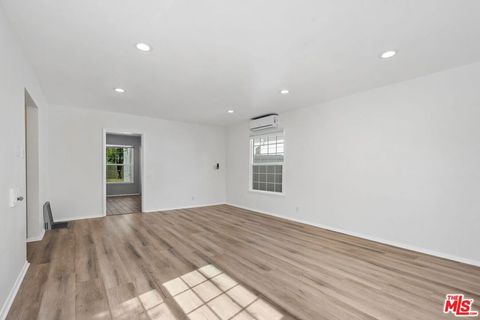 Tiny photo for 1019 Amherst Avenue, Los Angeles, CA 90049 (MLS # 26840869)
