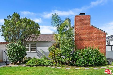 Tiny photo for 1019 Amherst Avenue, Los Angeles, CA 90049 (MLS # 26840869)