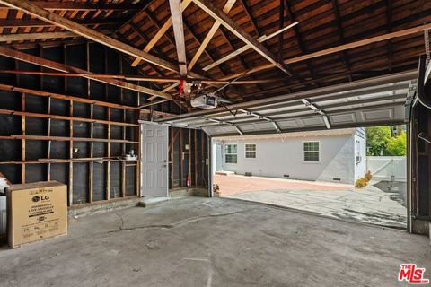 Tiny photo for 1019 Amherst Avenue, Los Angeles, CA 90049 (MLS # 26840869)