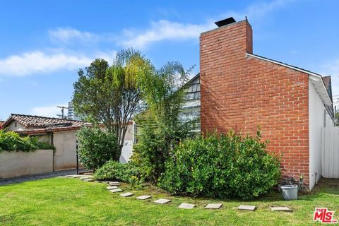 Tiny photo for 1019 Amherst Avenue, Los Angeles, CA 90049 (MLS # 26840869)