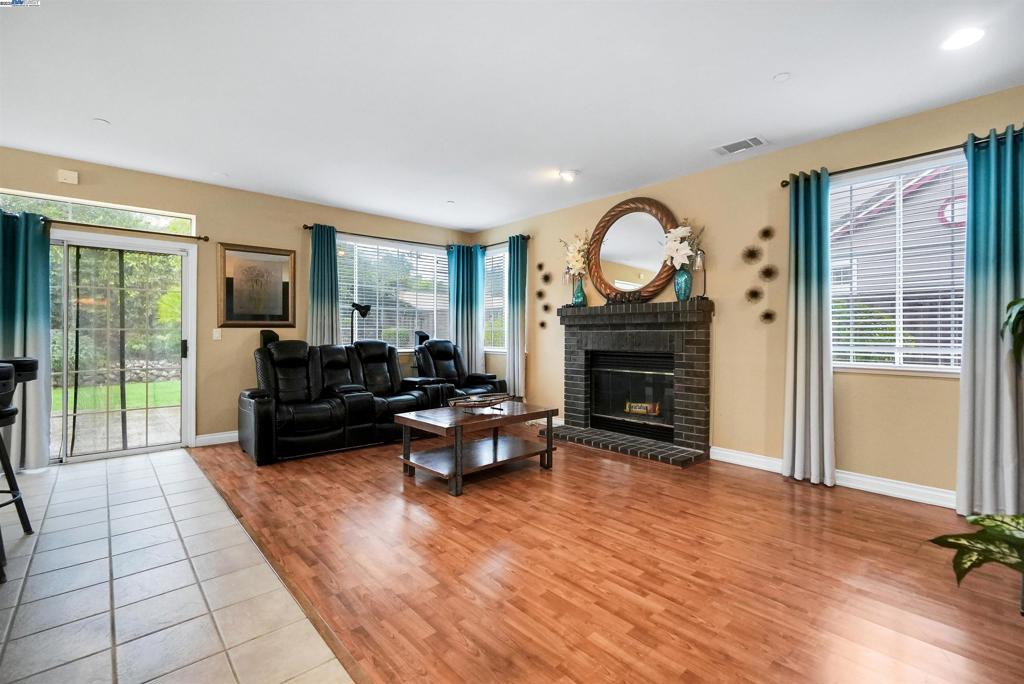 PROMINENCE - Residential