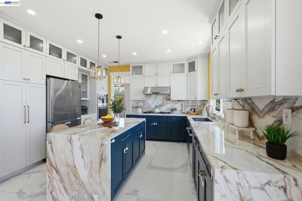 857 Bridgeway Cir Cir