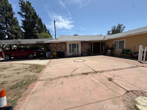 Photo of 12112 Hoyt St, Sylmar, CA 91342 (MLS # SR26085938)