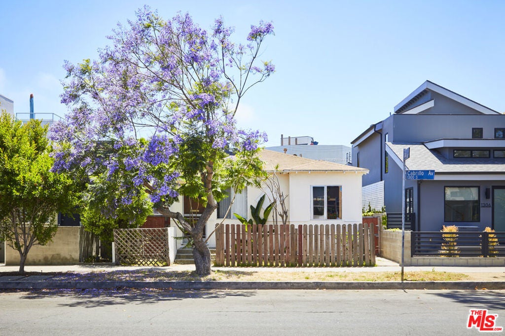 1308 Cabrillo Avenue, Venice CA 90291