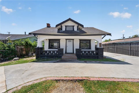 Photo of 132 W 74th Street, Los Angeles, CA 90003 (MLS # DW26198679)