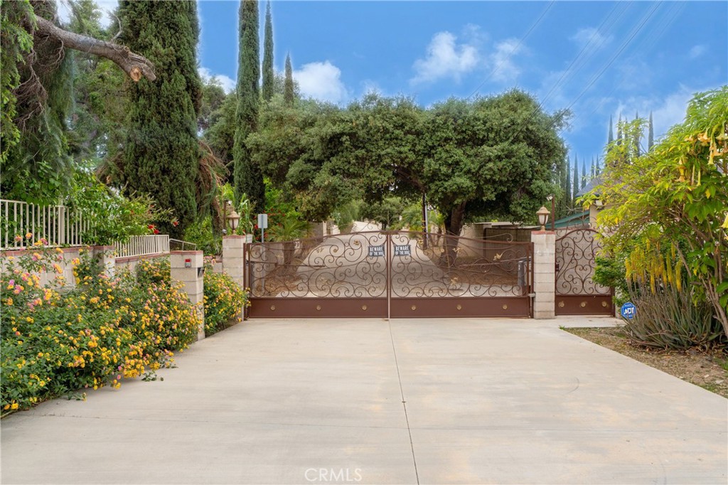 2935 N Monte Verde Drive