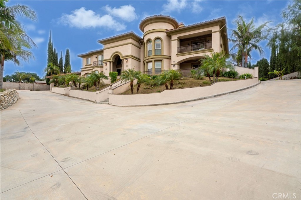 2935 N Monte Verde Drive