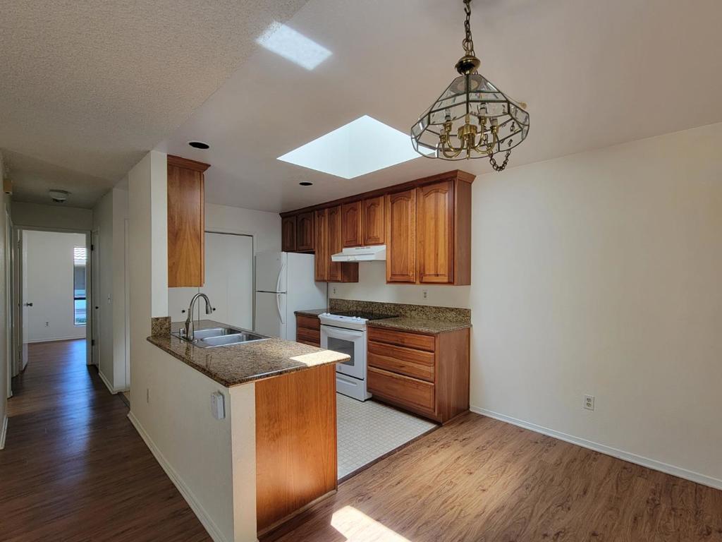 141 Peach Terrace