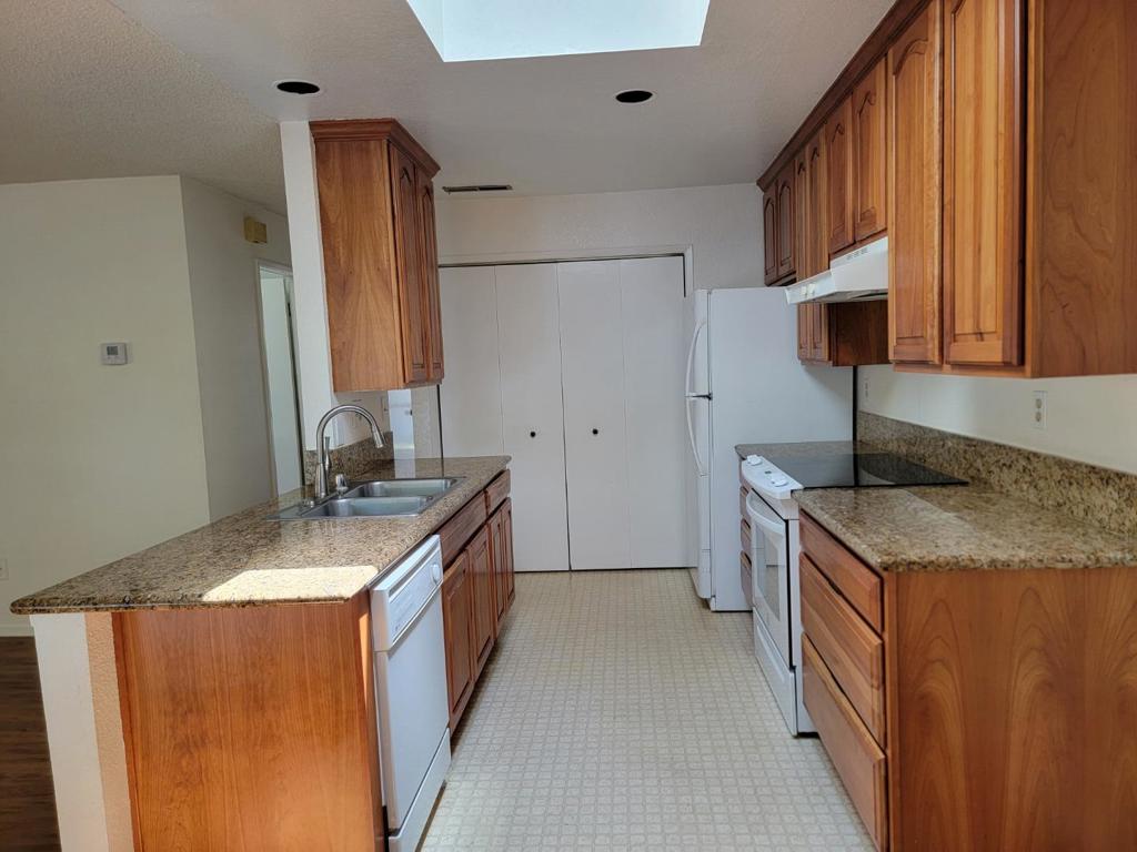 141 Peach Terrace