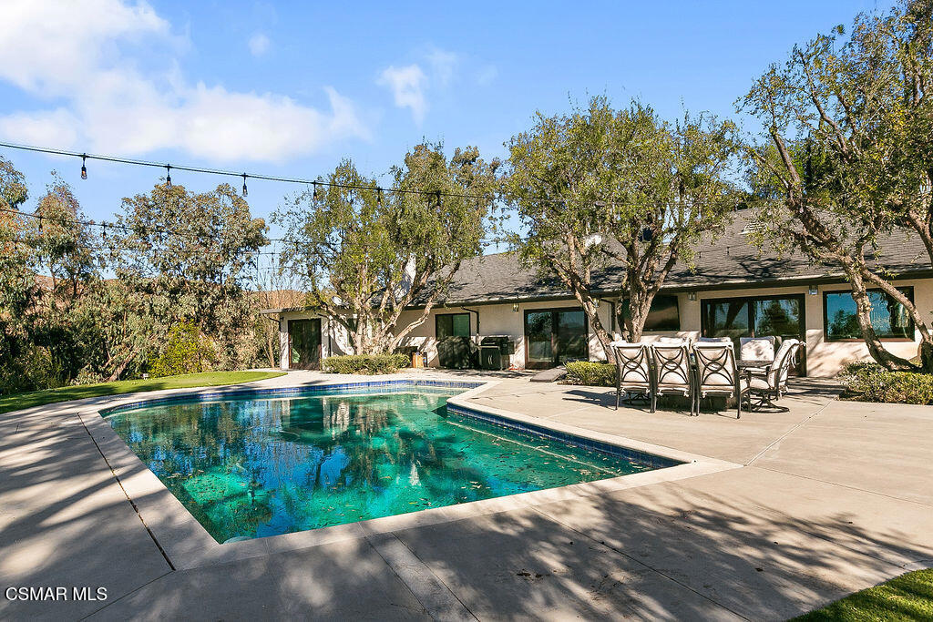 Woodland Hills, California, 91364, United States, 3 Bedrooms Bedrooms, ,3 BathroomsBathrooms,Residential,Active,2023373