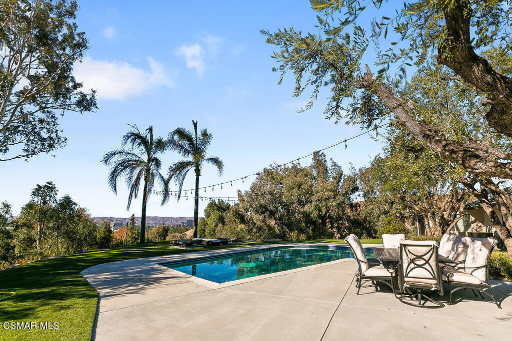 Woodland Hills, California, 91364, United States, 3 Bedrooms Bedrooms, ,3 BathroomsBathrooms,Residential,Active,2023373