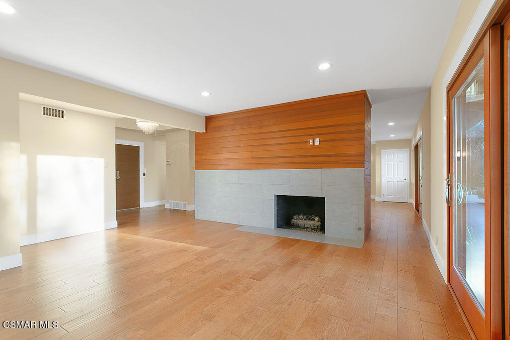 Woodland Hills, California, 91364, United States, 3 Bedrooms Bedrooms, ,3 BathroomsBathrooms,Residential,Active,2023373