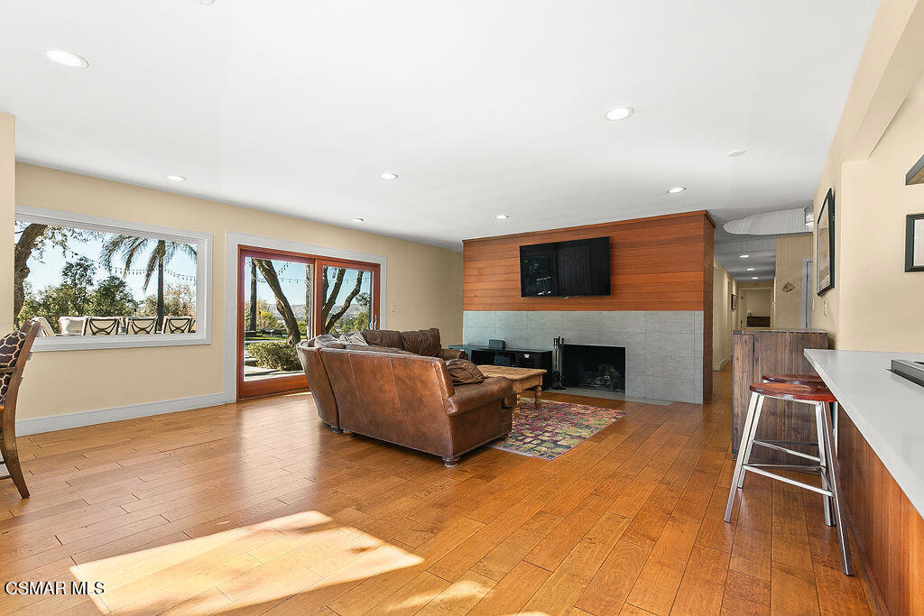 Woodland Hills, California, 91364, United States, 3 Bedrooms Bedrooms, ,3 BathroomsBathrooms,Residential,Active,2023373
