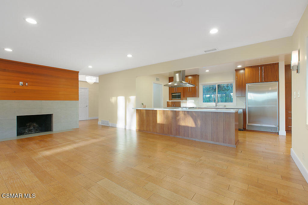 Woodland Hills, California, 91364, United States, 3 Bedrooms Bedrooms, ,3 BathroomsBathrooms,Residential,Active,2023373
