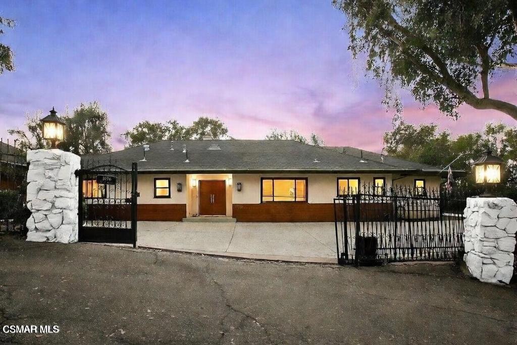 Woodland Hills, California, 91364, United States, 3 Bedrooms Bedrooms, ,3 BathroomsBathrooms,Residential,Active,2023373