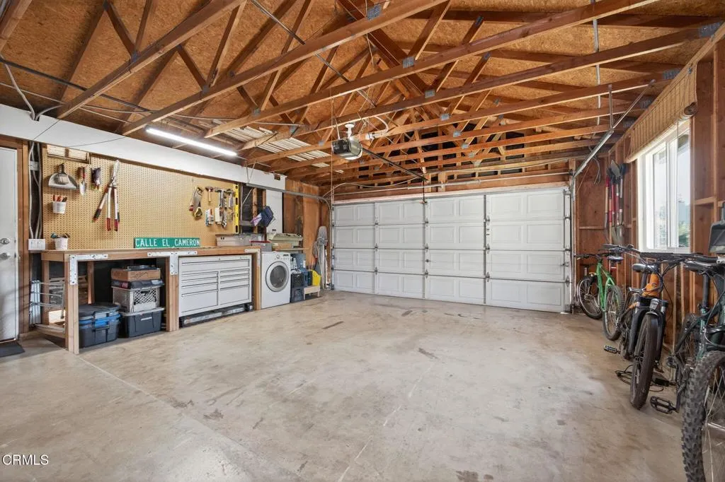 Ojai, California 93023, United States, 3 Bedrooms Bedrooms, ,2 BathroomsBathrooms,Residential,Active,191172