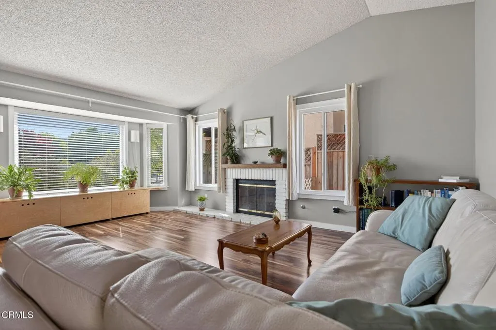 Ojai, California 93023, United States, 3 Bedrooms Bedrooms, ,2 BathroomsBathrooms,Residential,Active,191172