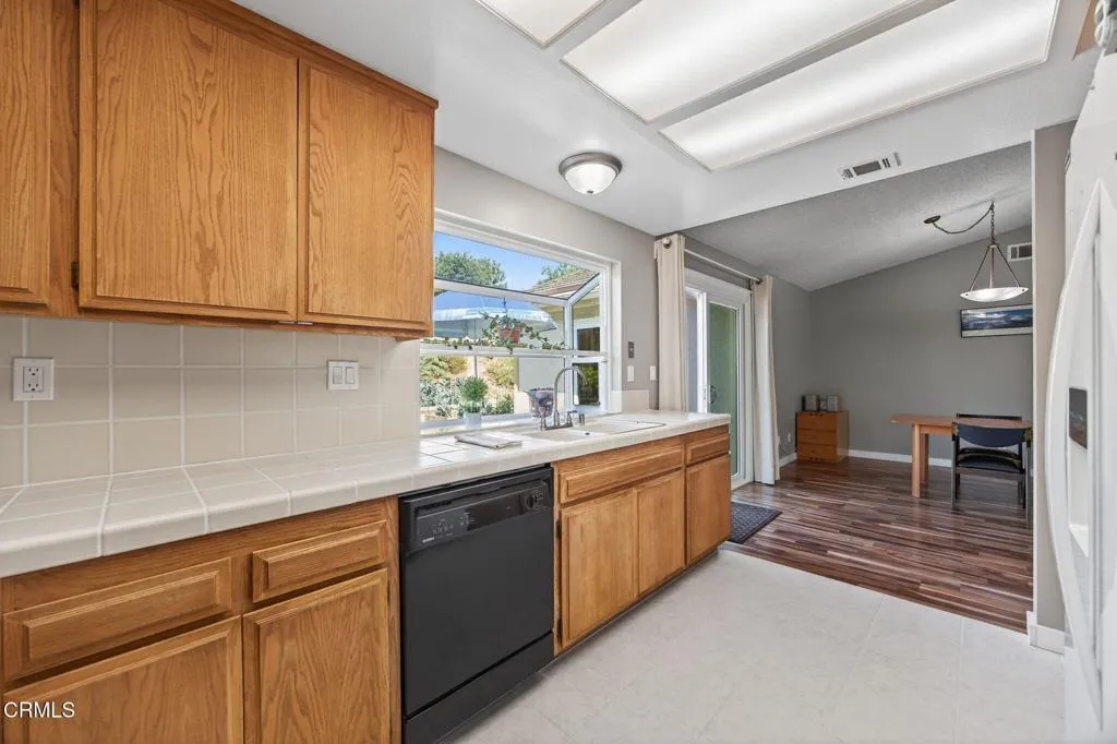 Ojai, California 93023, United States, 3 Bedrooms Bedrooms, ,2 BathroomsBathrooms,Residential,Active,191172