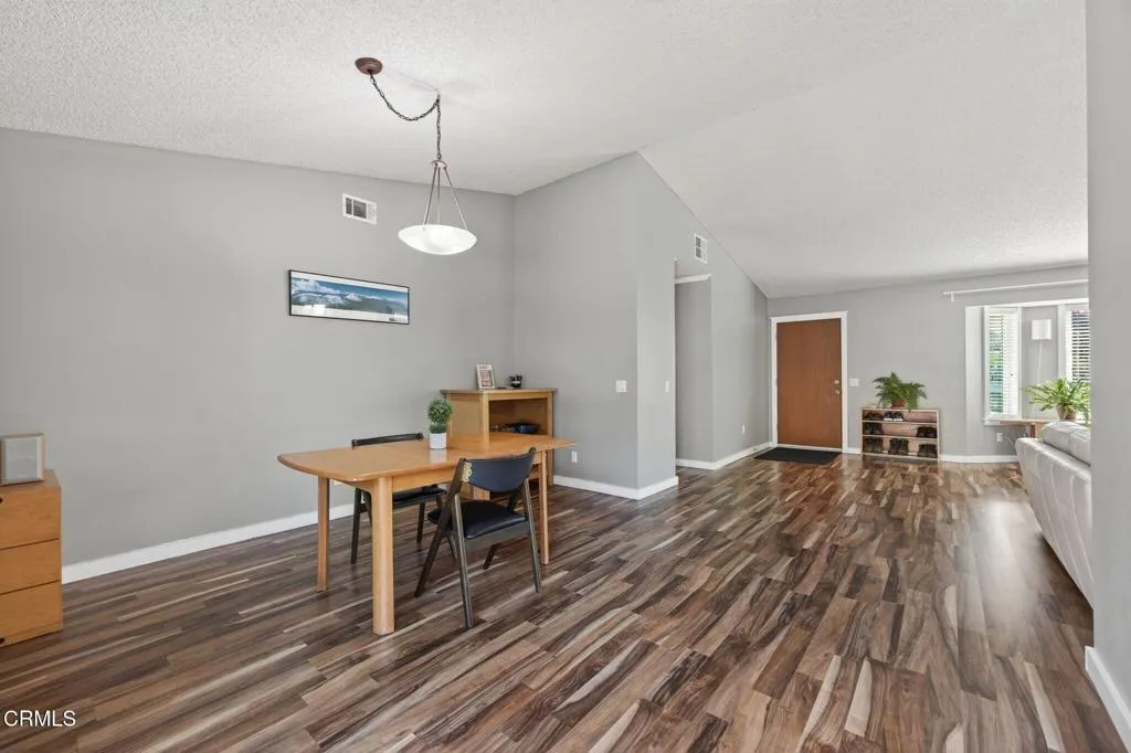 Ojai, California 93023, United States, 3 Bedrooms Bedrooms, ,2 BathroomsBathrooms,Residential,Active,191172