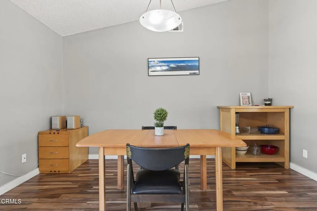 Ojai, California 93023, United States, 3 Bedrooms Bedrooms, ,2 BathroomsBathrooms,Residential,Active,191172