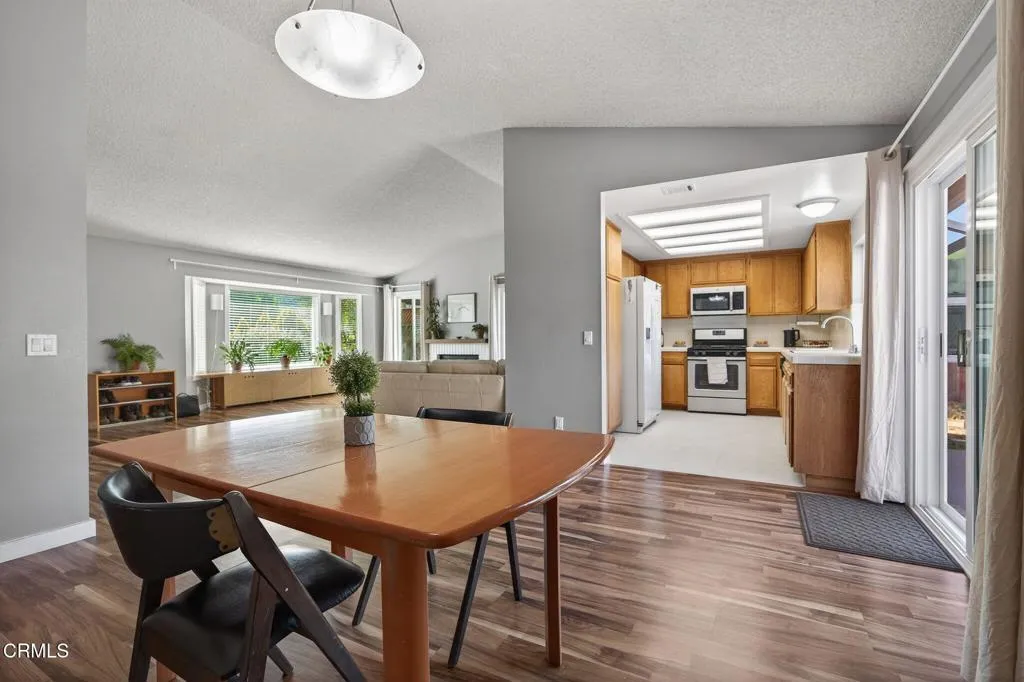 Ojai, California 93023, United States, 3 Bedrooms Bedrooms, ,2 BathroomsBathrooms,Residential,Active,191172