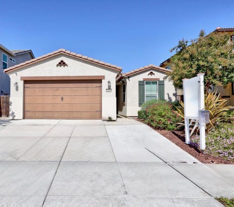 Photo of 610 Valencia Way, Hollister, CA 95023 (MLS # ML82062916)