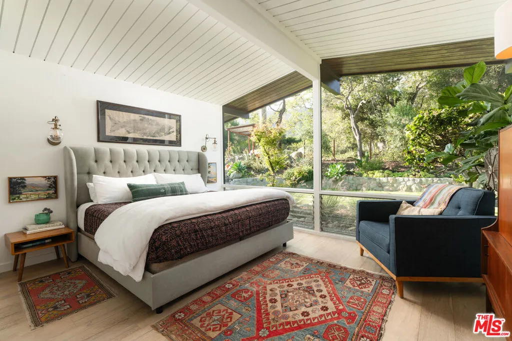 Carpinteria, California 93013, United States, 3 Bedrooms Bedrooms, ,2 BathroomsBathrooms,Residential,Pending,180409