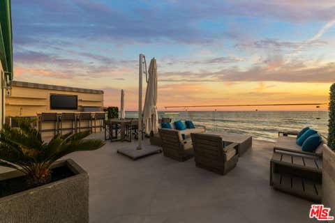 Photo of 42580 Pacific Coast Hwy Hwy, Malibu, CA 90265 (MLS # 26874143)