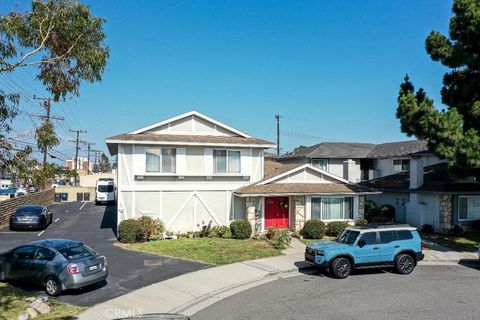 Photo of 17882 Baron Circle, Huntington Beach, CA 92647 (MLS # PW26115288)