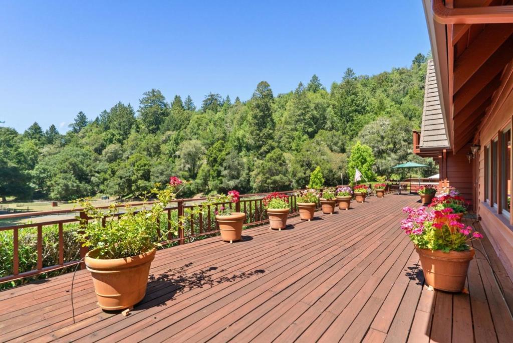 2800 Lockhart Gulch