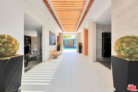 Photo of 3054 Elvido Drive, Los Angeles, CA 90049 (MLS # 25627281)