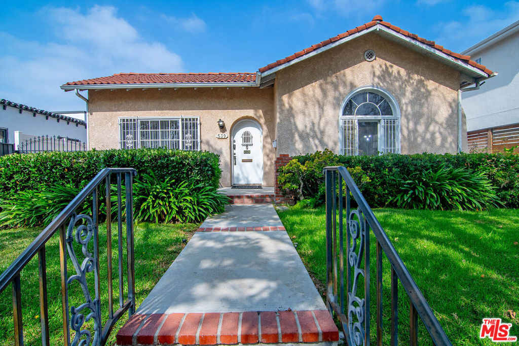 539 N Poinsettia Place