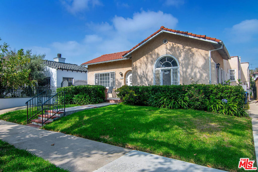 539 N Poinsettia Place