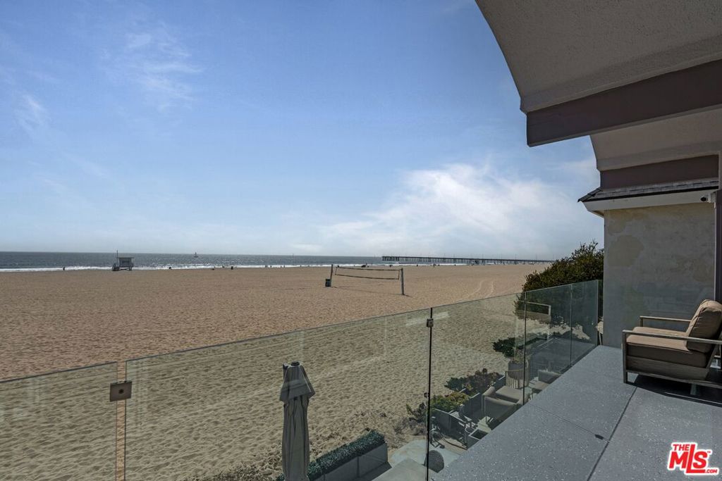 3806 Ocean Front Walk