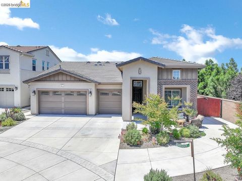 Photo of 183 Avery Ct, Brentwood, CA 94513 (MLS # 41134841)