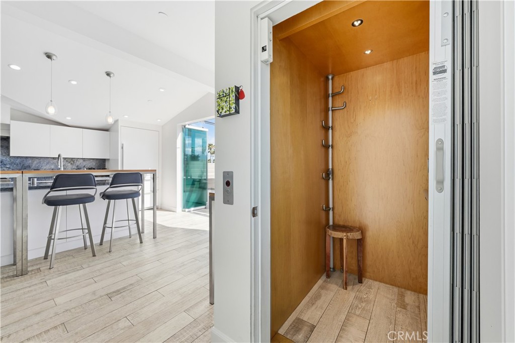 419 E Balboa, Newport Beach CA 92661 - Photo 8