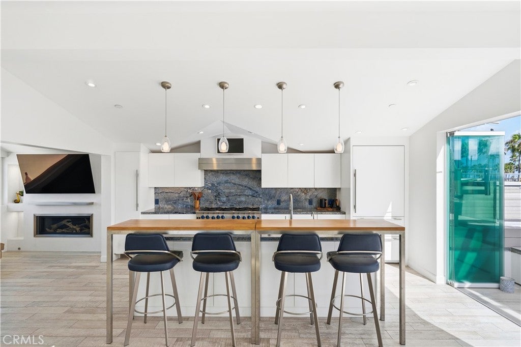 419 E Balboa