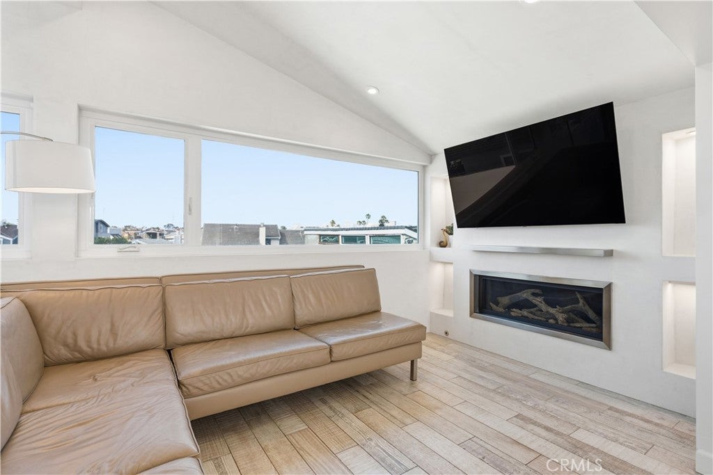 419 E Balboa, Newport Beach CA 92661 - Photo 7