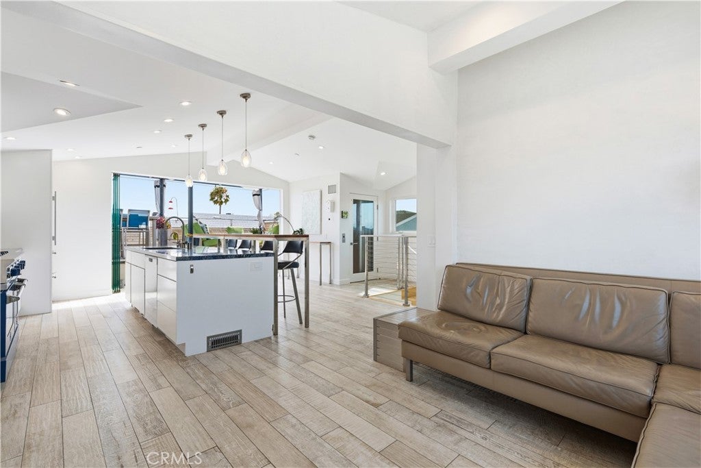 419 E Balboa, Newport Beach CA 92661 - Photo 6