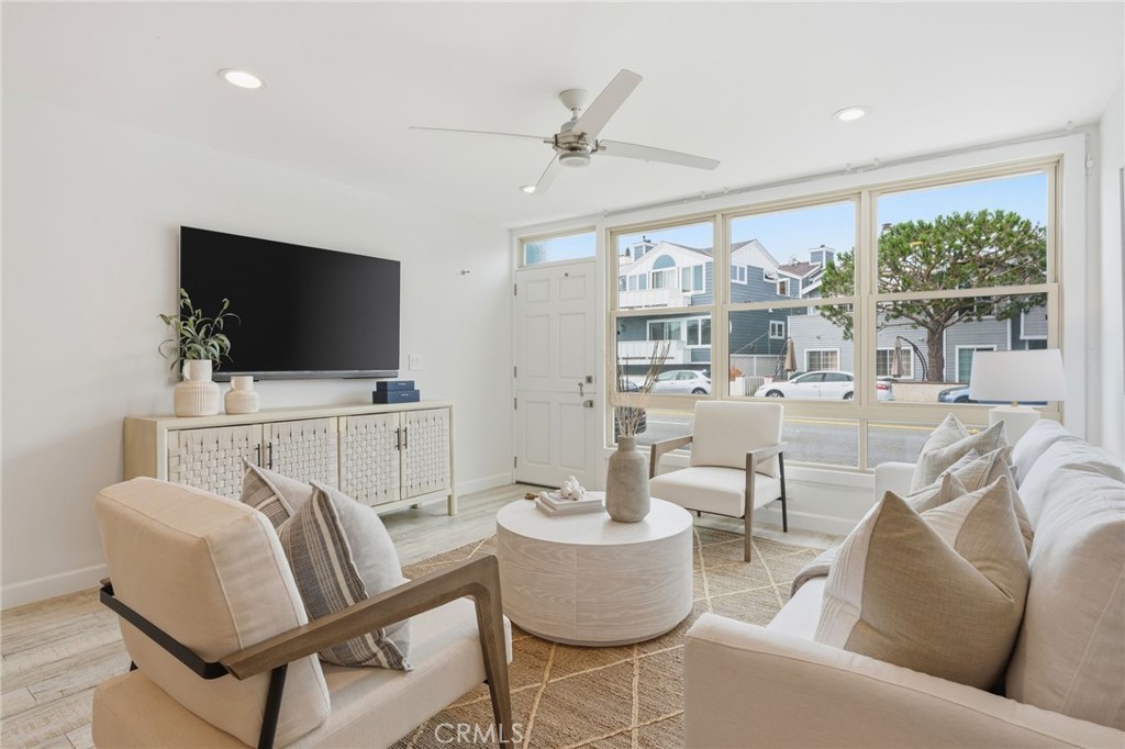 419 E Balboa, Newport Beach CA 92661 - Photo 20