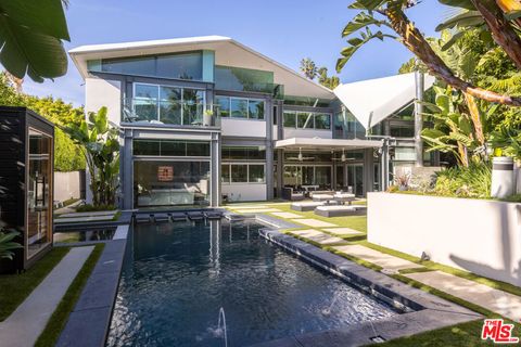 Photo of 8538 Eastwood Road, Los Angeles, CA 90046 (MLS # 26655711)